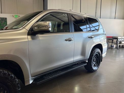 Used 2023 Lexus GX 460 Premium image 39