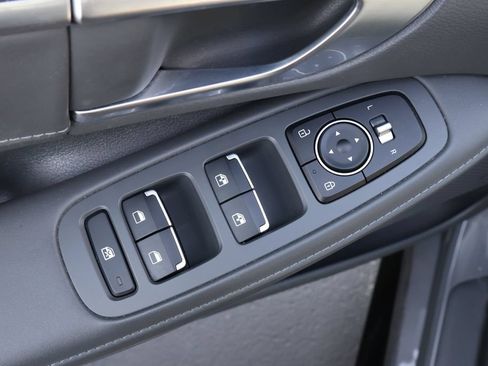 Used 2020 Hyundai Sonata Limited w/ Preferred Accessory Package FWD image 13