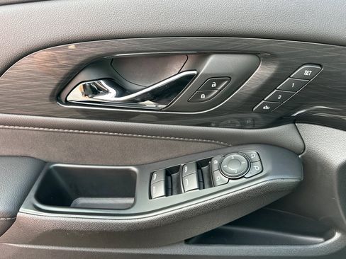 Used 2022 Chevrolet Traverse High Country w/ LPO, Floor Liner Package image 12