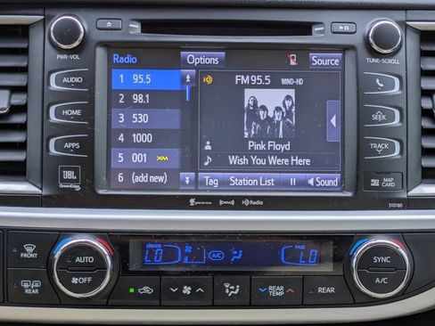 Used 2018 Toyota Highlander Limited Platinum FWD image 18