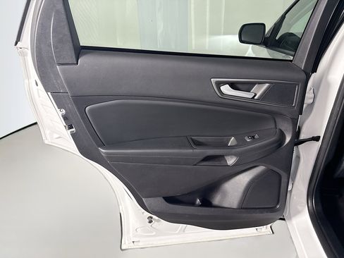 Used 2021 Ford Edge SE FWD image 26