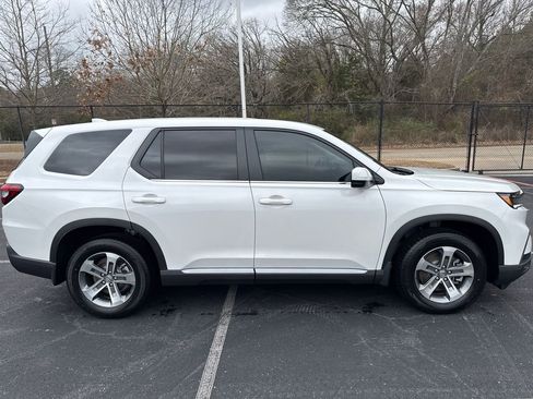 New 2025 Honda Pilot EX-L image 13