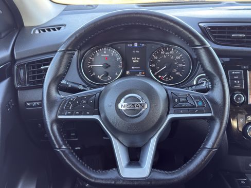 Used 2022 Nissan Rogue Sport SL w/ Premium Package image 30