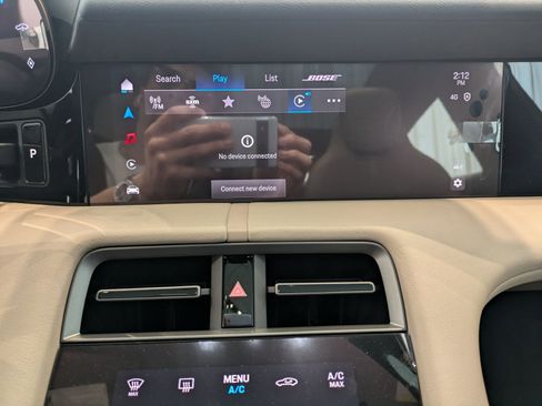 Used 2025 Porsche Taycan image 23