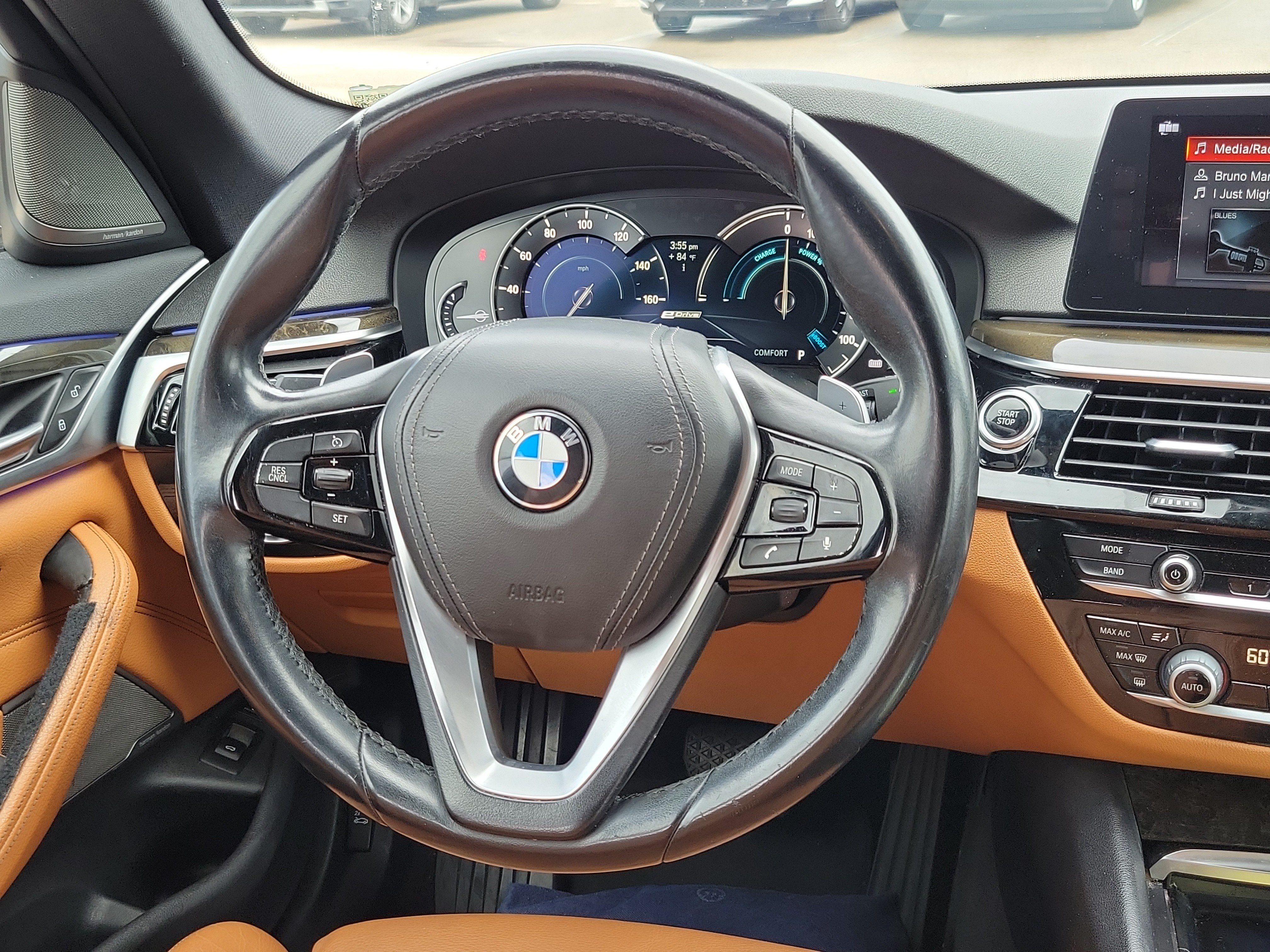 Used 2018 BMW 530e w/ Premium Package 2 RWD image 19
