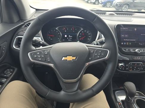 Used 2023 Chevrolet Equinox Premier image 13