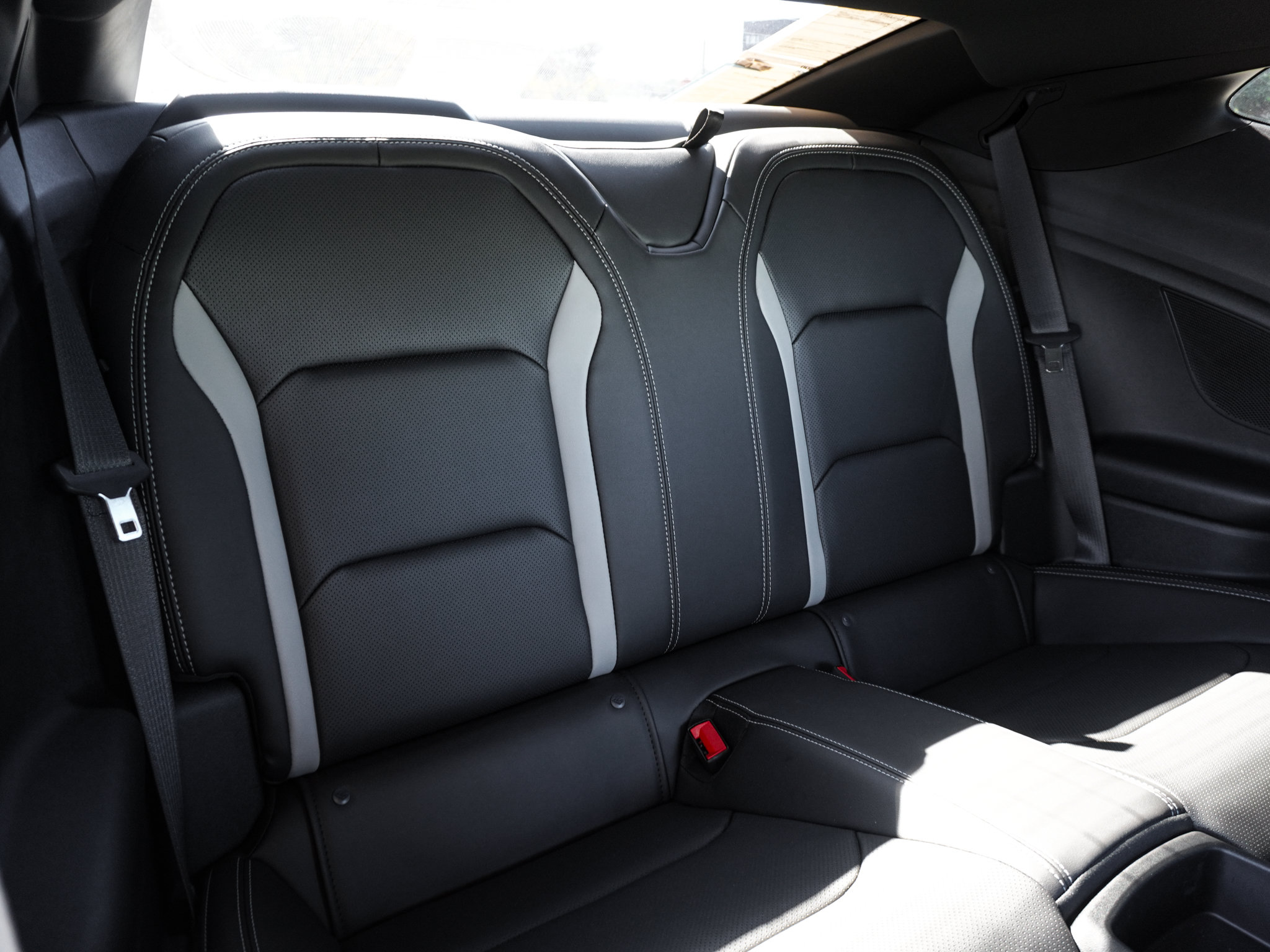 Used 2019 Chevrolet Camaro SS RWD image 33