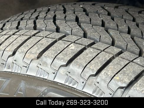 Certified 2025 GMC Sierra 1500 Denali w/ Denali Reserve Package image 8