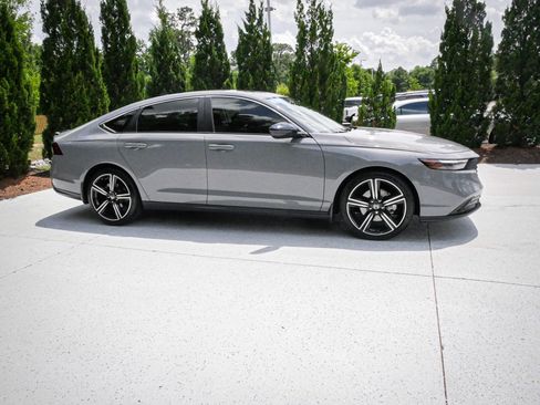 Used 2024 Honda Accord Sport image 11