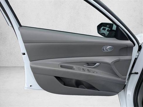 Certified 2026 Hyundai Elantra SE w/ Cargo Package FWD image 21