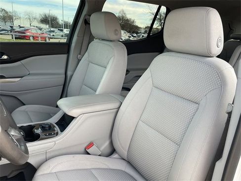 Used 2023 GMC Acadia SLE w/ Driver Convenience Package image 23