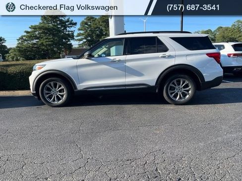 Used 2020 Ford Explorer XLT w/ Equipment Group 202A AWD/4WD image 4