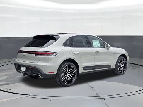 New 2026 Porsche Macan AWD/4WD image 8