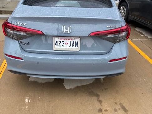 Used 2024 Honda Civic Touring image 2