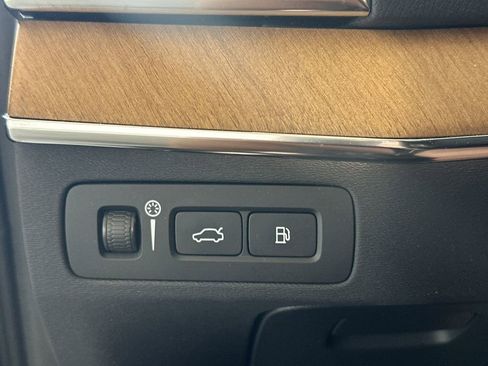 Used 2022 Volvo XC90 T8 Inscription Expression w/ Advanced Package image 9