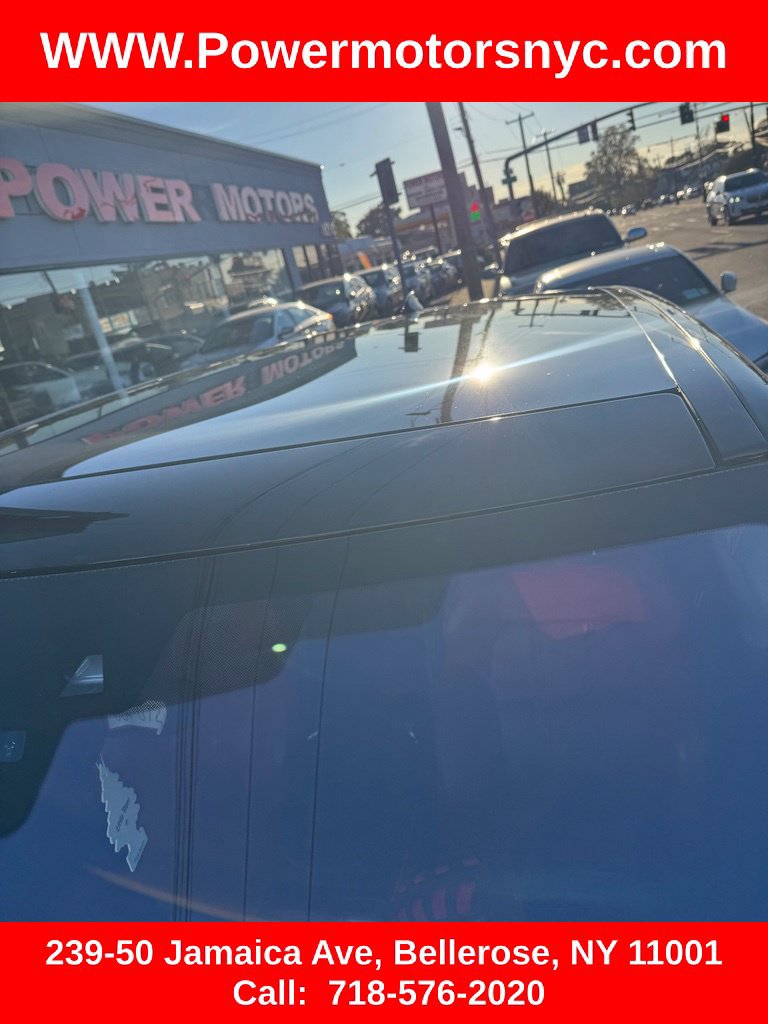 Used 2017 Land Rover Range Rover Sport SE AWD/4WD image 9