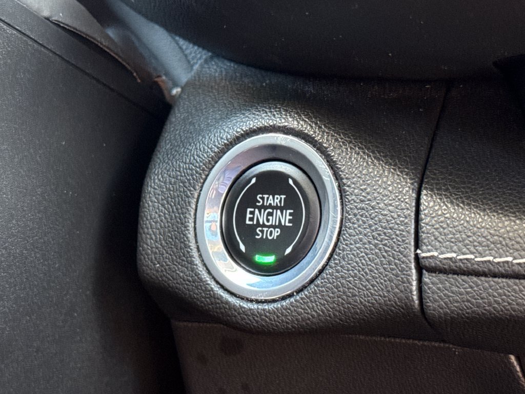 Certified 2022 Buick Envision Avenir w/ Technology Package II AWD/4WD image 24