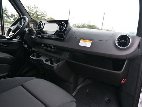 Certified 2024 Mercedes-Benz eSprinter 170 Cargo image 18