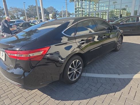 Used 2018 Toyota Avalon XLE image 7
