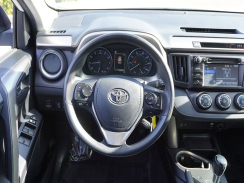 Used 2018 Toyota RAV4 LE image 14