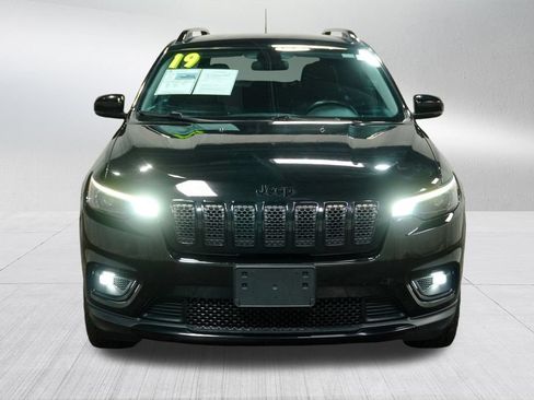 Used 2019 Jeep Cherokee Latitude Plus AWD/4WD image 10