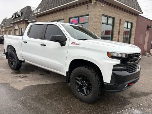 Used 2020 Chevrolet Silverado 1500 LT Trail Boss w/ Convenience Package image 3
