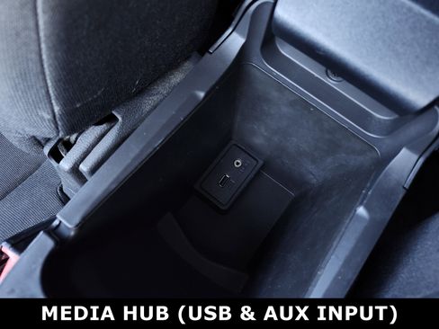 Used 2016 Ford Transit Connect XLT image 9