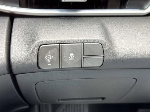 Used 2025 Hyundai Elantra SEL FWD image 20