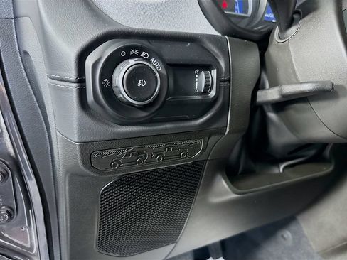 Used 2025 Jeep Wrangler Unlimited Sahara AWD/4WD image 10