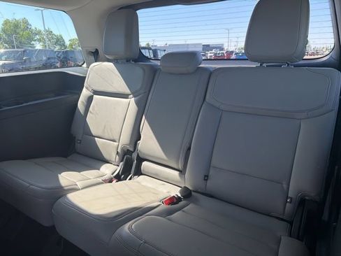 Used 2025 Ford Expedition Active AWD/4WD image 19