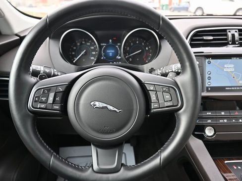 Used 2017 Jaguar F-PACE Prestige image 45