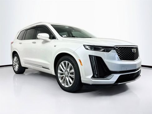 Used 2020 Cadillac XT6 Premium Luxury FWD image 7
