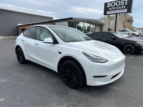 Used 2021 Tesla Model Y Long Range AWD/4WD image 1