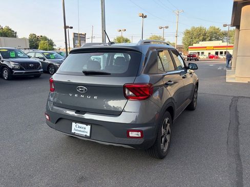 Certified 2024 Hyundai Venue SEL FWD image 6
