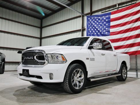 Used 2018 RAM 1500 Limited AWD/4WD image 2