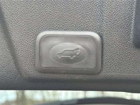 Used 2017 Chevrolet Traverse Premier w/ LPO, 'HIT The Road' Package AWD/4WD image 33