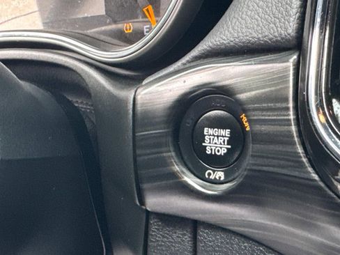 Used 2021 Jeep Grand Cherokee Laredo X RWD image 38