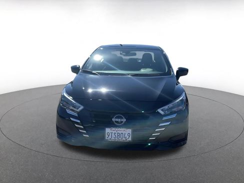 Used 2025 Nissan Versa SV image 4