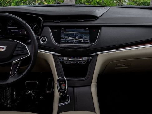 Used 2018 Cadillac XT5 Premium Luxury image 18