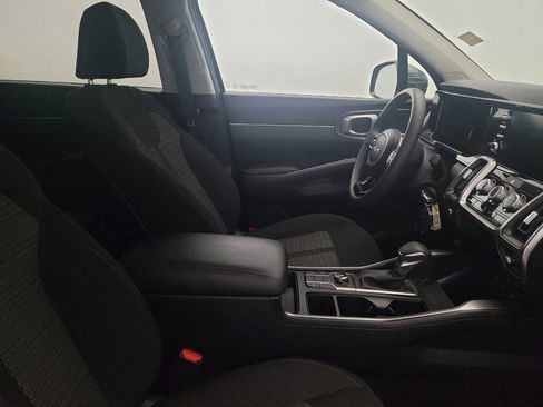 Used 2023 Kia Sorento LX image 21