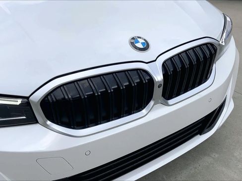 Used 2024 BMW 330i Sedan image 30