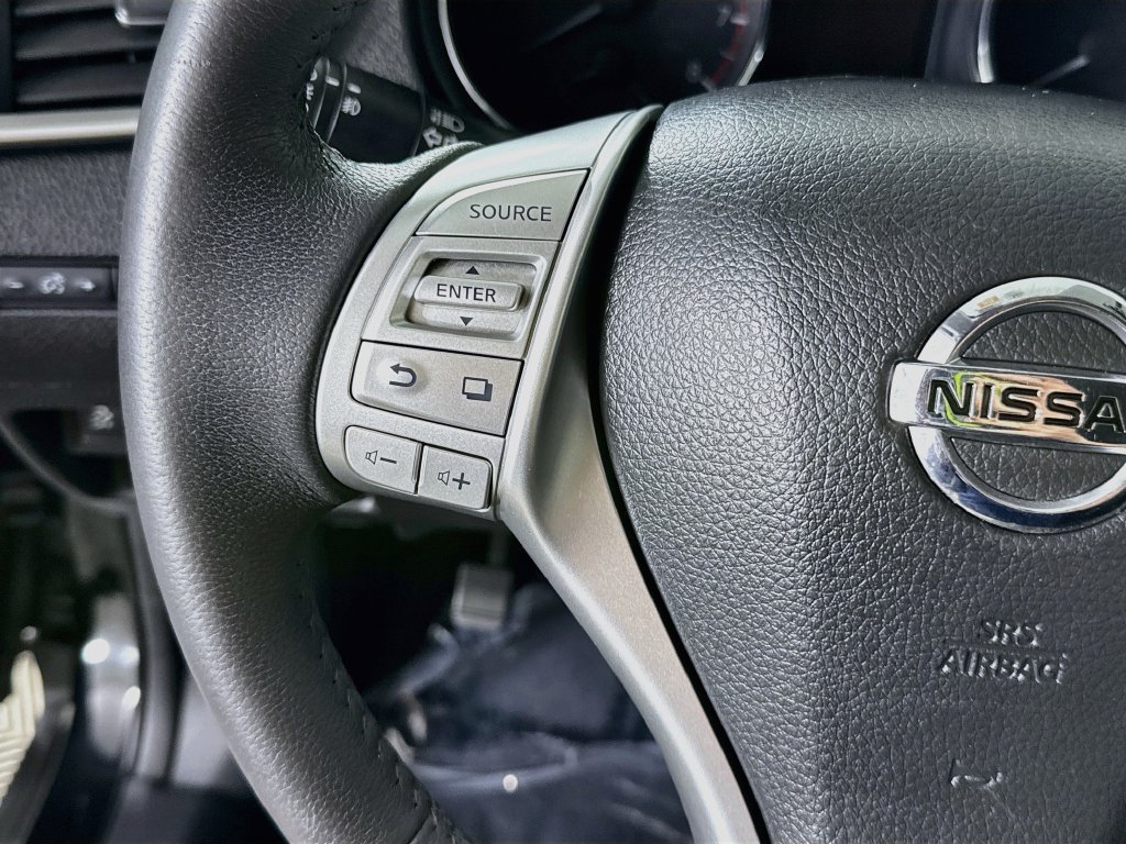 Used 2014 Nissan Rogue SL AWD/4WD image 22