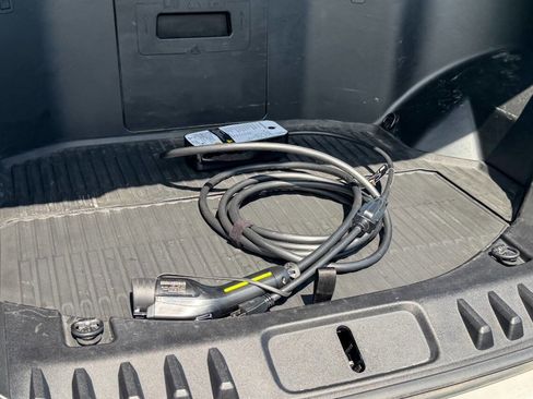 Used 2023 Ford F150 Lightning XLT AWD/4WD image 10