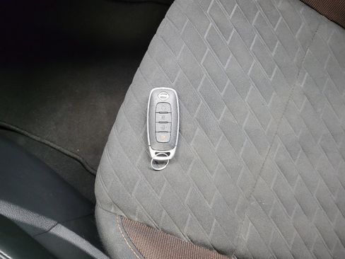Used 2022 Nissan Kicks SR w/ Interior Electronics Package FWD image 32