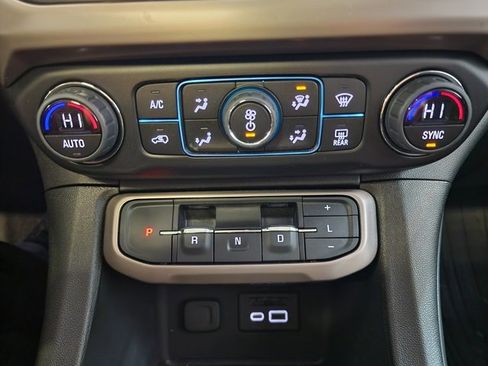 Certified 2023 GMC Acadia Denali w/ Denali Ultimate Package image 32