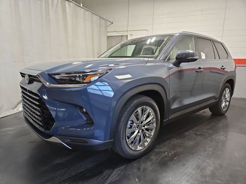 New 2026 Toyota Grand Highlander AWD image 4