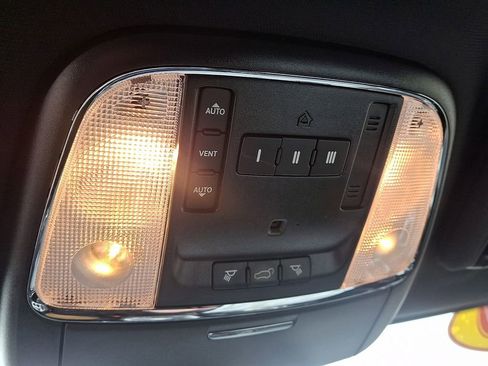 Used 2019 Jeep Grand Cherokee Limited image 23