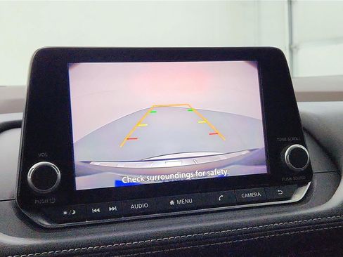 Used 2023 Nissan Rogue SV image 40