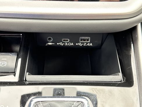 Used 2025 Subaru Outback Premium AWD/4WD image 24