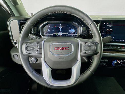 Used 2023 GMC Sierra 1500 SLE image 11